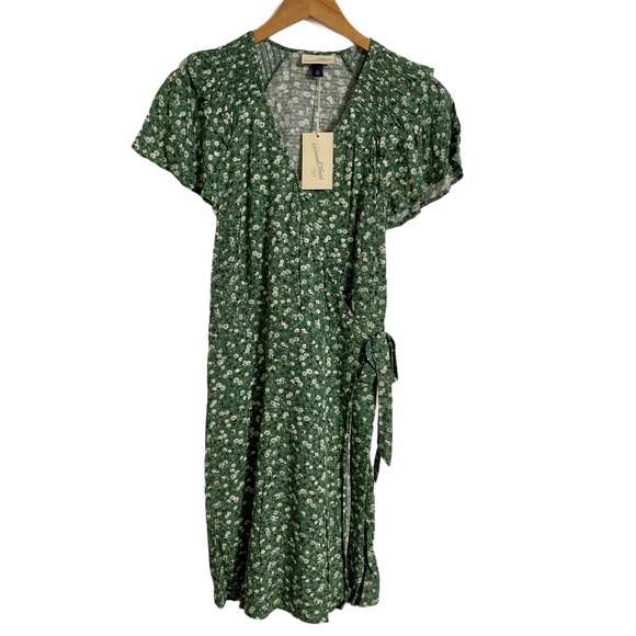 Trendy Green Dress with Flowers - Picture 2 of 13
